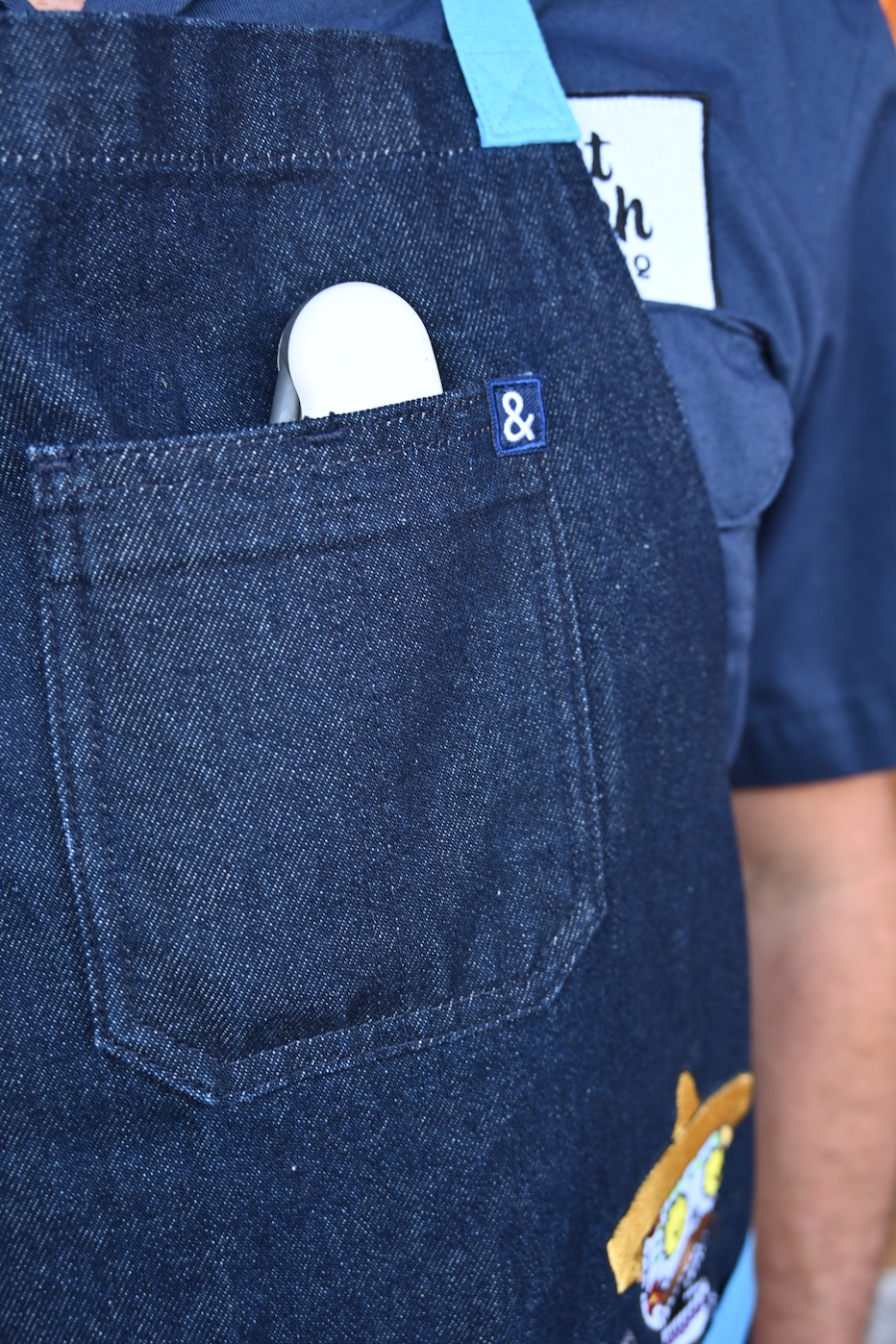 hedley-and-bennett-meat-church-apron-navy-m4 Screenshot_2024-07-03_at_2.52.10_PM.png